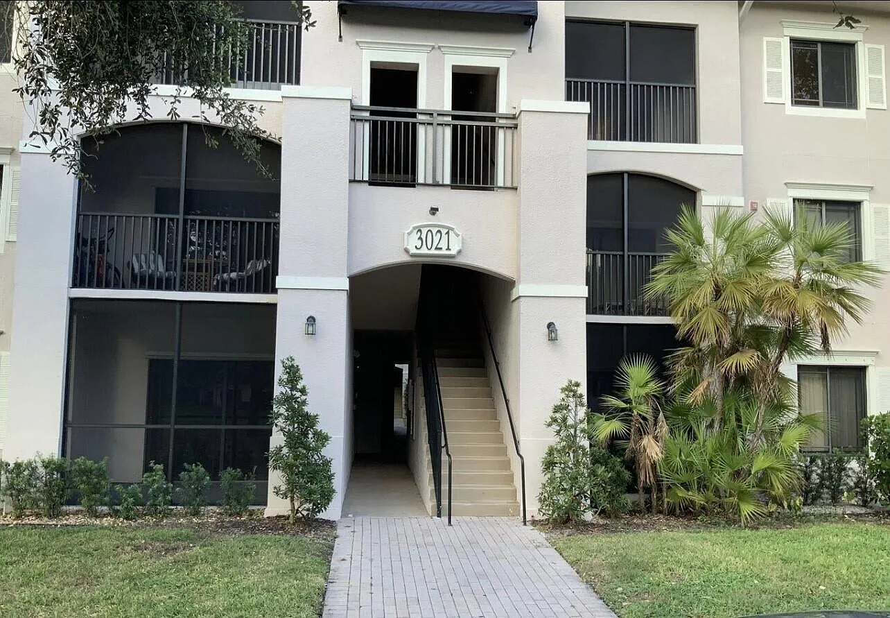 1 bed, 1.0 bath, 702 sqft, $2,250 — Photo 1