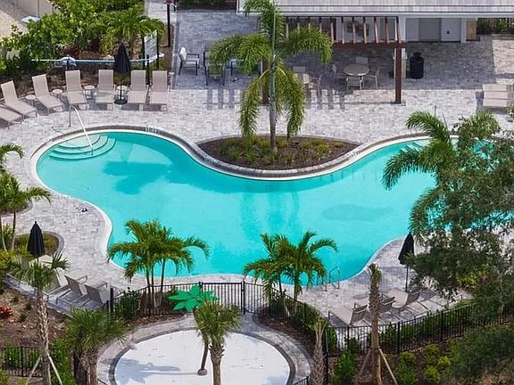 3rd image of 15041 Shady Palms Ln
