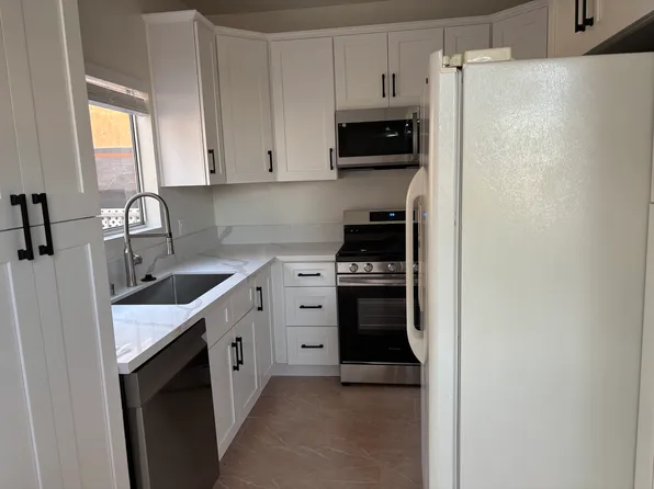 217 N 6th St APT G, Burbank, CA 91501