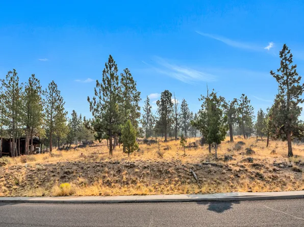 3240 NW Metke Pl, Bend, OR 97703