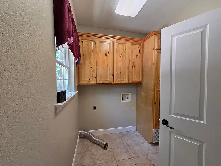 2150 Hedgestone — Photo 14