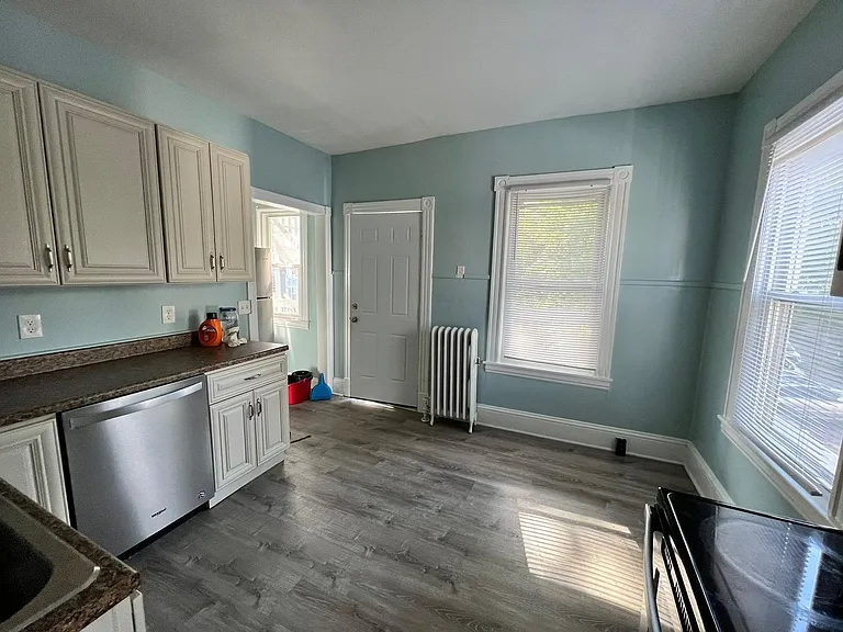 388 Broadway St — Photo 10