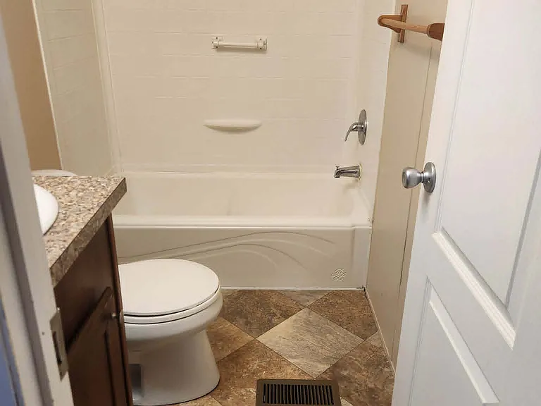 Broadview Estates — Photo 17