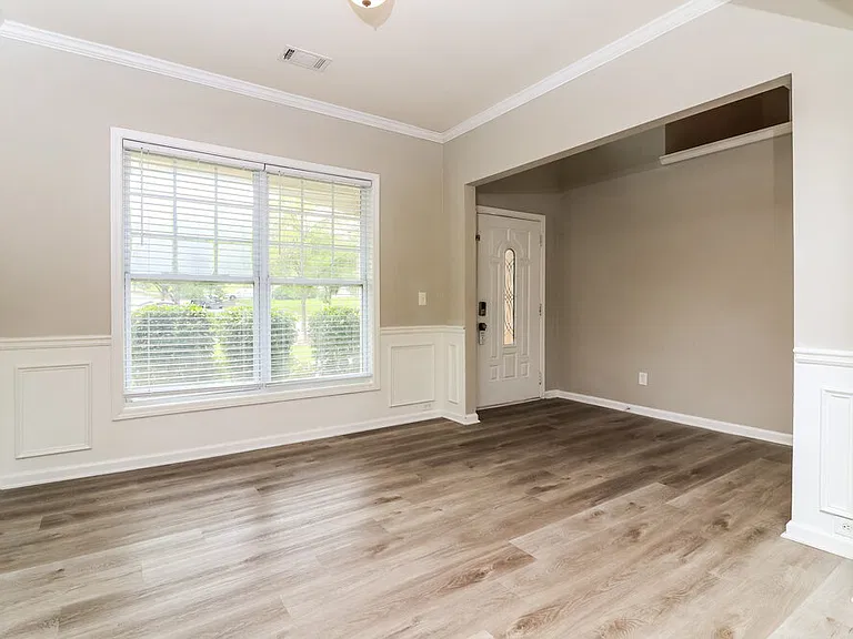 3643 Uppark Dr — Photo 9
