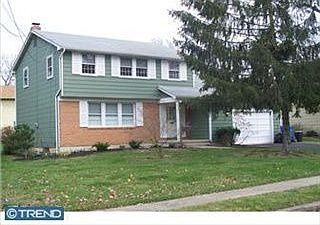 2nd image of 631 Croyden Dr