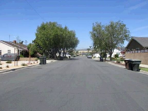 Exterior Neighborhood (street photo)