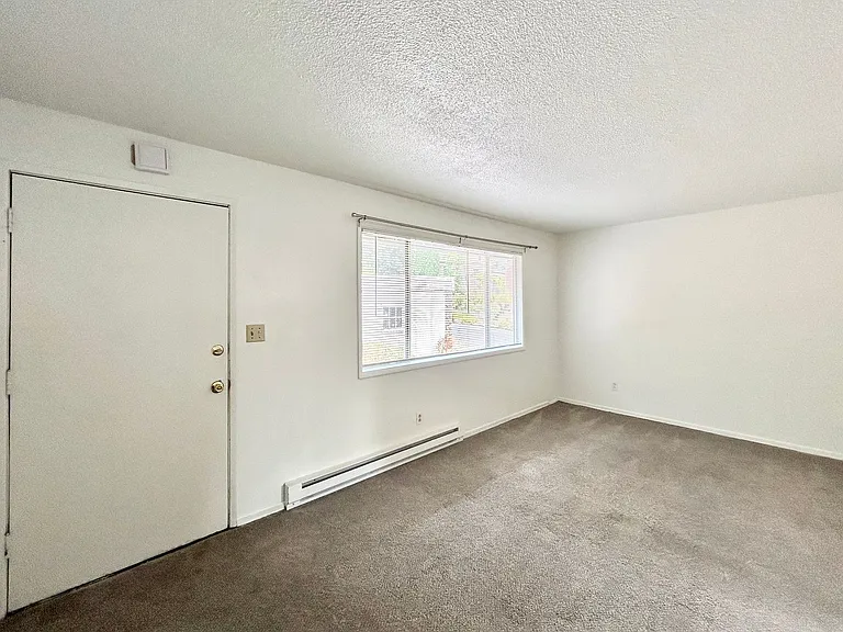 341-347 SE 30th Pl — Photo 8