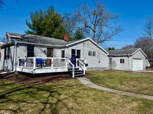 16495 Kingston St, Fraser, MI 48026