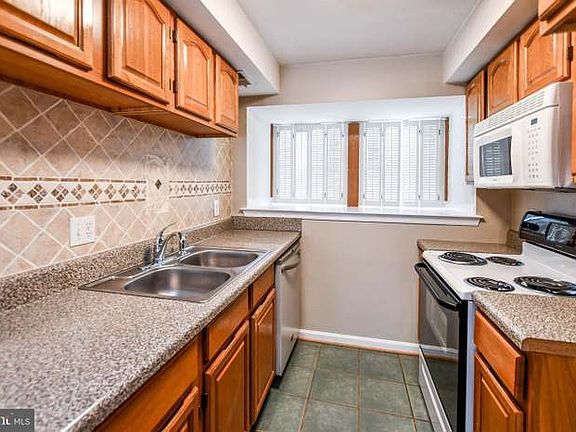 3rd image of 7901 Brighton Way #265