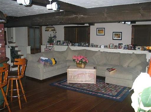 4th image of 27 Charlotte Dr