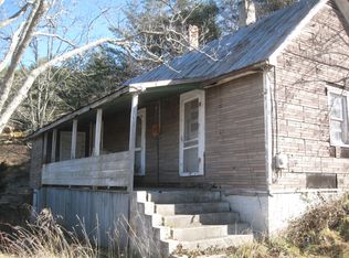 10 Sheeptown Rd, Austinville, VA 24312