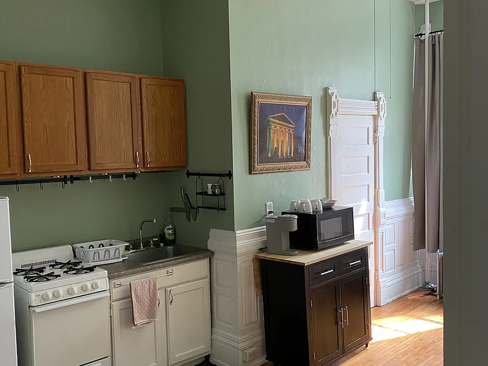 large kitchen, newer appliances
