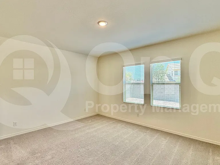 4426 N 100th Dr — Photo 9