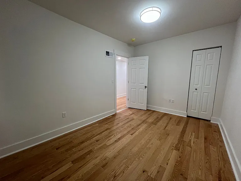 5635-5645 Hobart St. — Photo 7