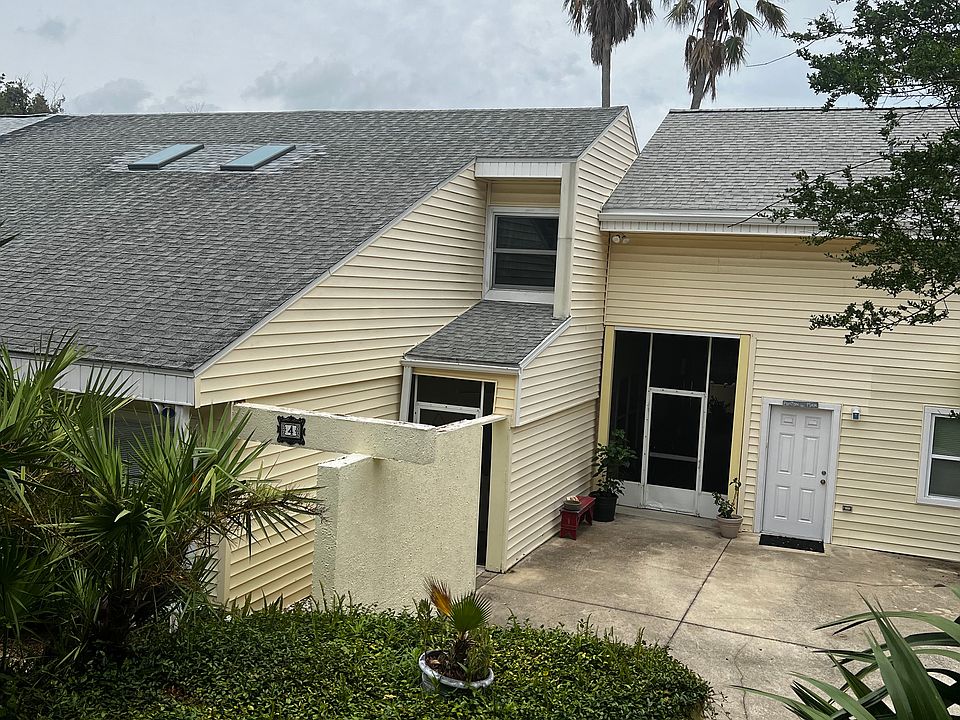 2/2 Townhome.