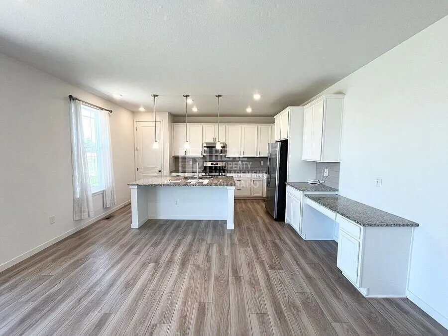 Spacious Next Gen Home with Private Suite, Mountain Views & 3-Car Garage — Photo 2