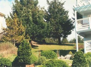 88 Bambi Dr, Whitethorn, CA 95589