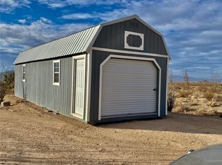 3050 S Dateland Rd, Yucca, AZ 86438