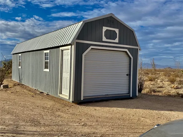 3050 S Dateland Rd, Yucca, AZ 86438