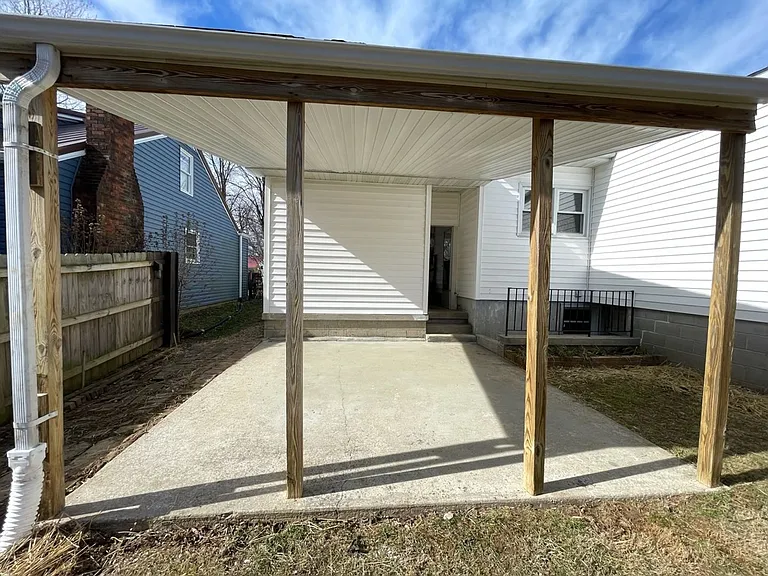 325 Webbmont Cir — Photo 16
