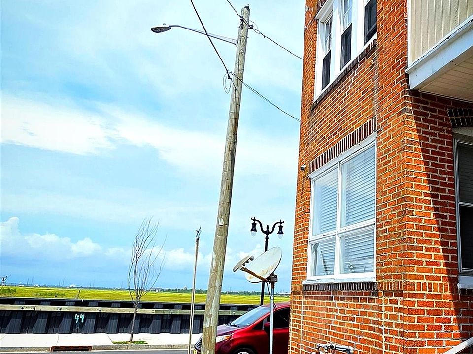 1st image of 125 N Kingston Ave