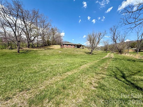 5th image of 637 Fletcher Martin Rd