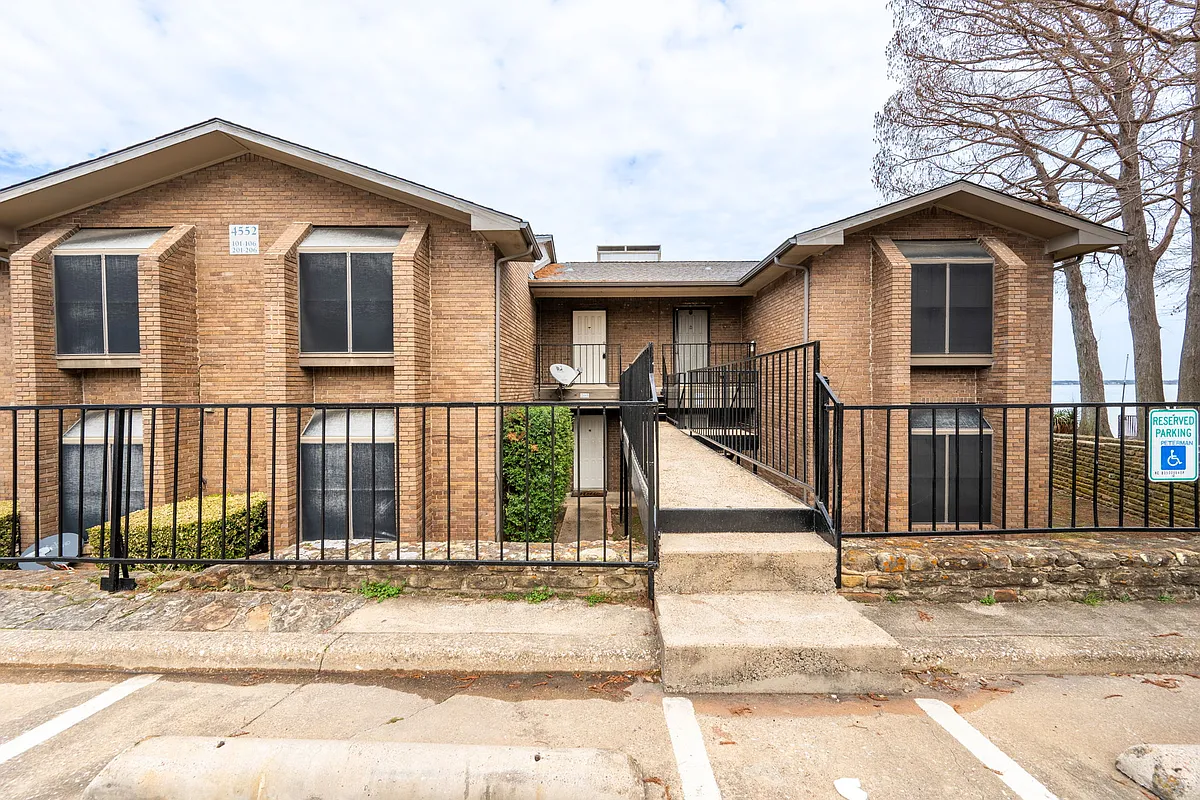 Building Photo - 4552 Chaha Rd #205