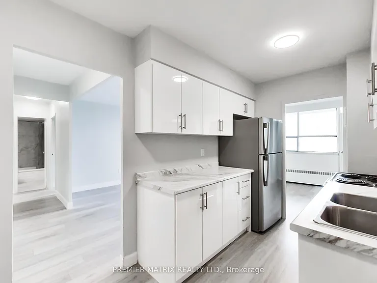 65 Thorncliffe Park Dr #907 — Photo 18