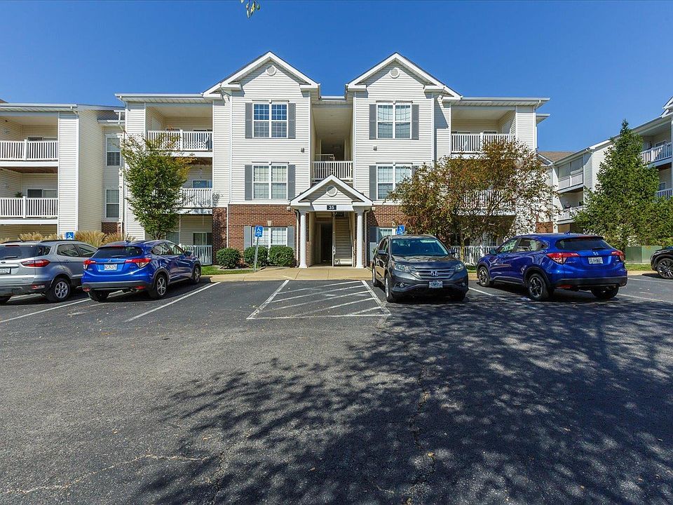 1st image of 35 Kassebaum Ln APT 304
