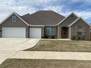 5606 W Persimmon St, Fayetteville, AR 72704