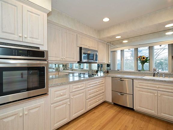4th image of 25 Queens Ln