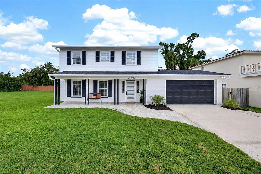 3 bed, 2.5 bath, 1948 sqft, $5,950 — Photo 2