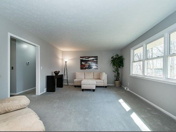 4th image of 36900 Skyline Dr