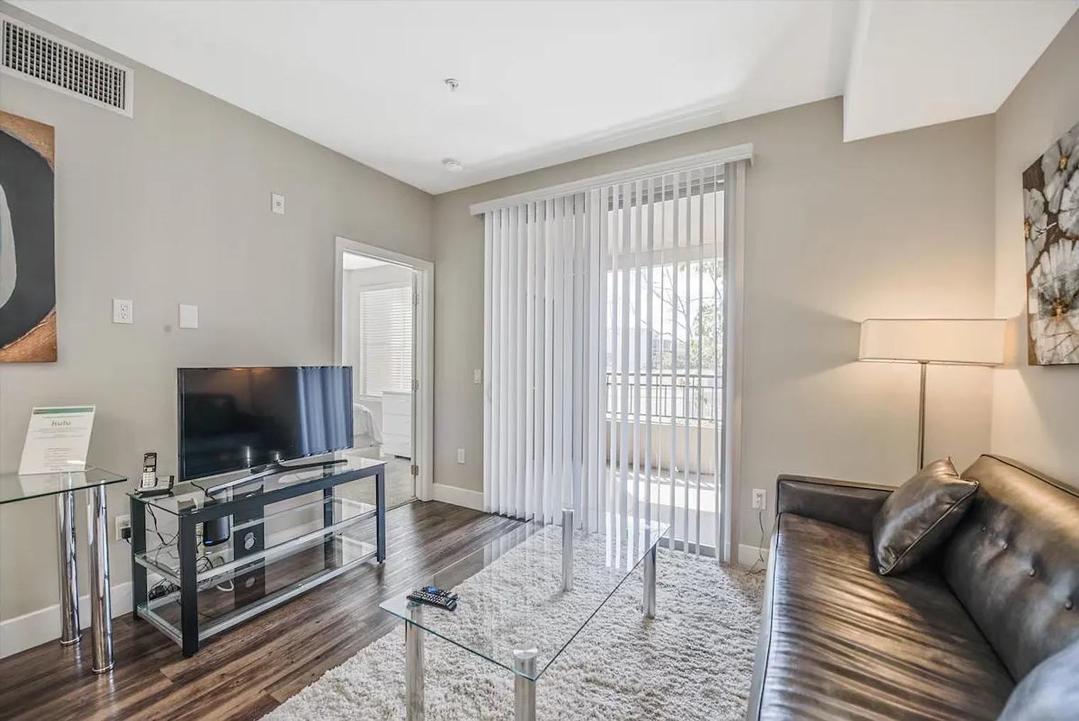 1 bed, 1.0 bath, 764 sqft, $6,822 — Photo 2