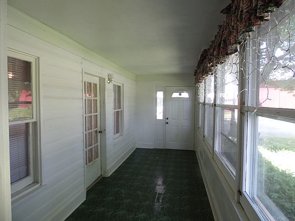 3rd image of 8933 Bellefontaine Rd