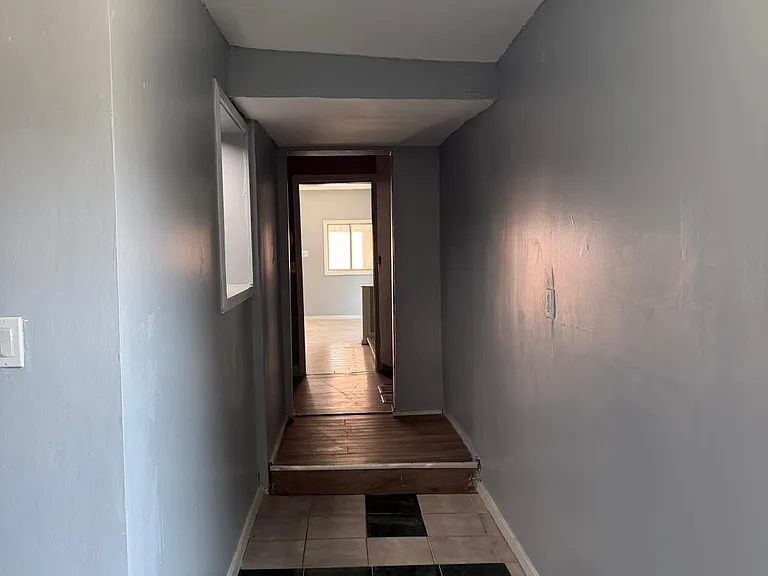 375 Allyn St — Photo 27