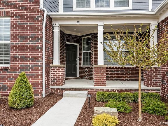 4th image of 56871 Rockway Ct