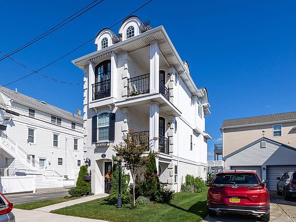 3rd image of 309 E 17th St