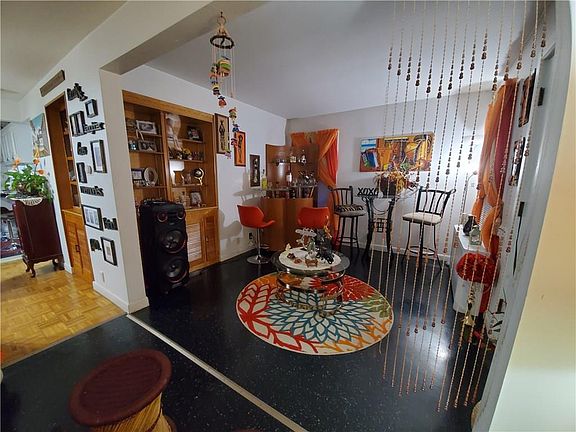 5th image of 182 Vincent Ave