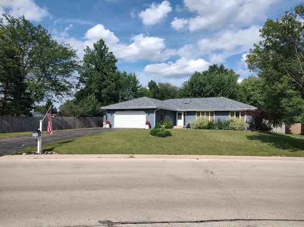 3401 Applewood Ln, Rockford, IL 61114