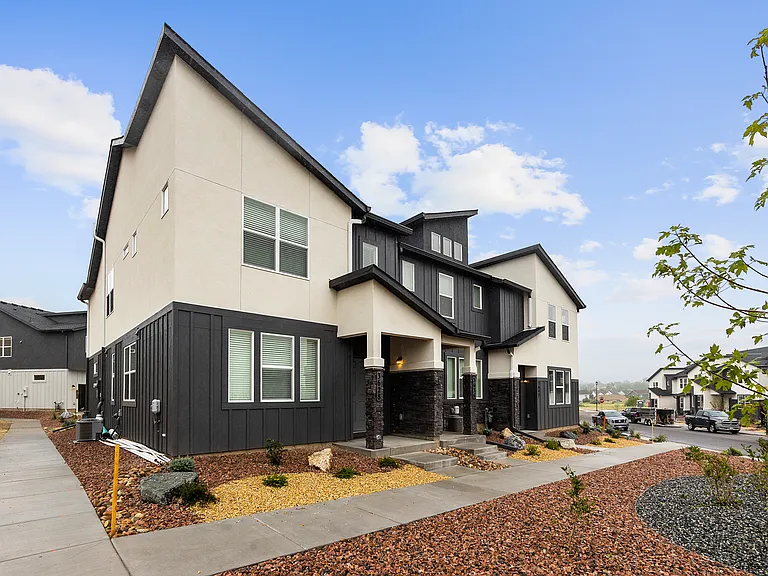 Greenways at Sand Creek Townhomes — Photo 32