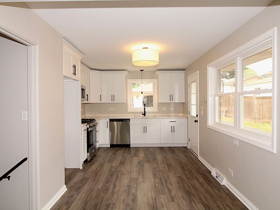 5th image of 244 N Lombard Ave