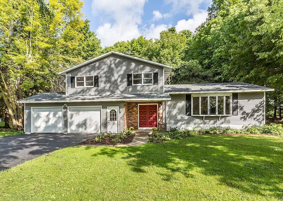 1st image of 2501 Country Ln