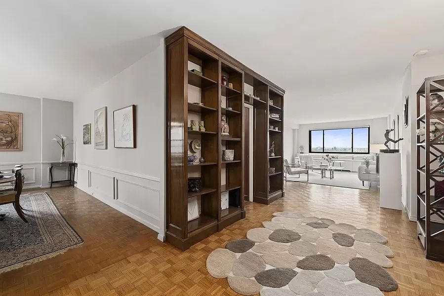 1st image of 180 E End Ave APT 17B