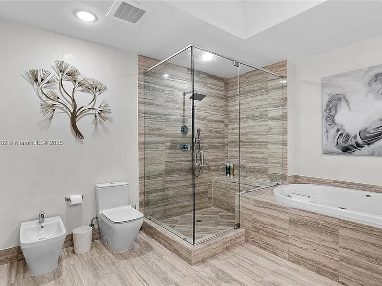 16001 Collins Ave #907 — Photo 33