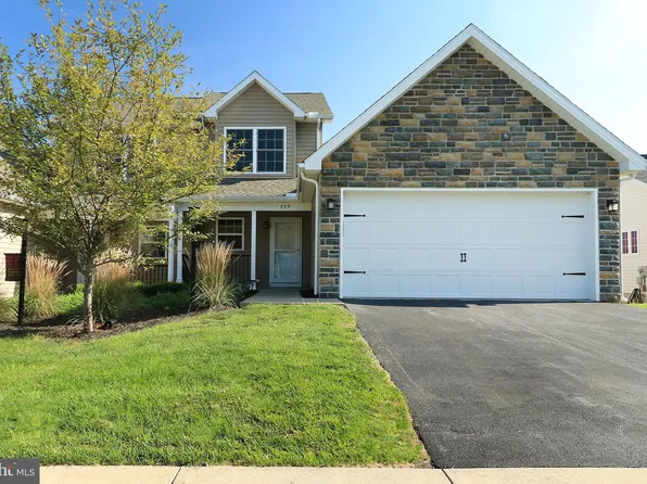 205 Rosehill Dr, Bellefonte, PA 16823