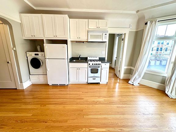 2nd image of 295-299 Guerrero St #4