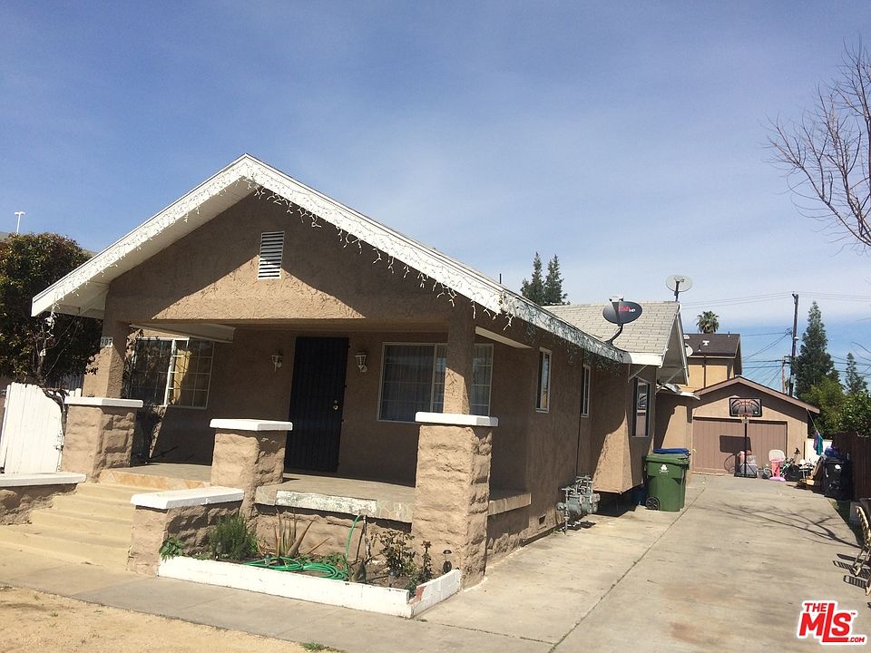1st image of 907 W 84th St