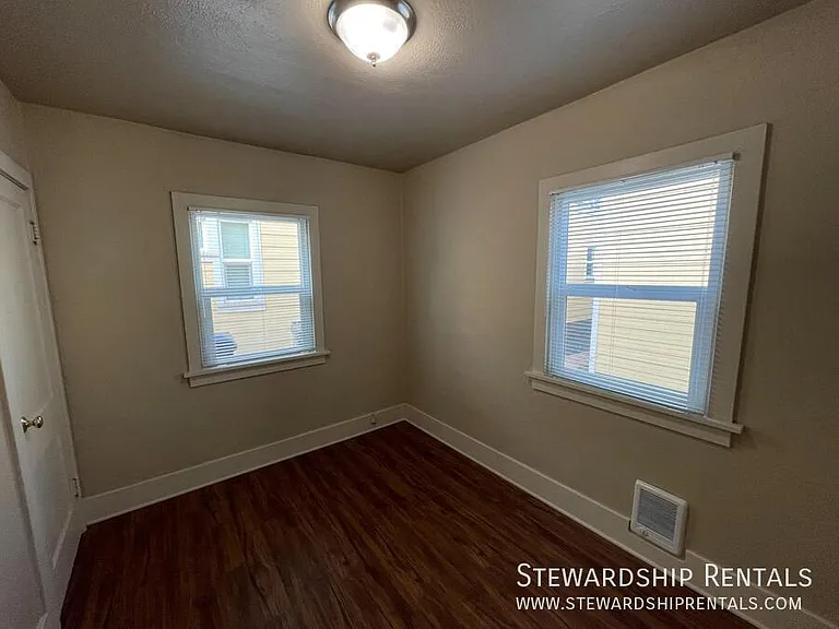 2024 Emerald St #4 — Photo 8