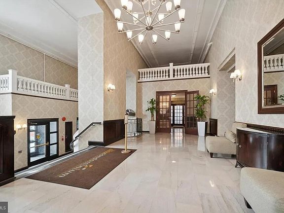 2nd image of 1324 Locust St APT 205